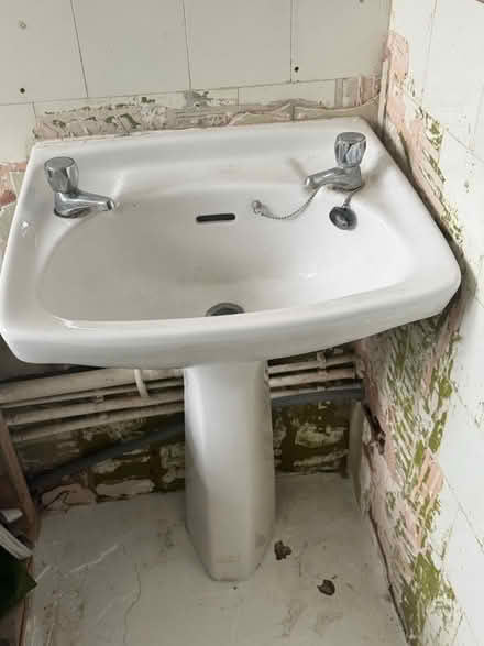 Photo of free Bathroom Sink (Well Street, E9) #4