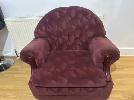Photo of free Sofa and chairs (Luton LU1) #2