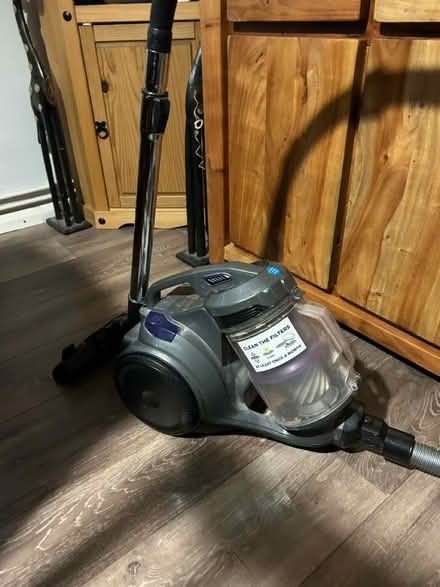 Photo of free Russell Hobb vacuum cleaner (SG8) #1