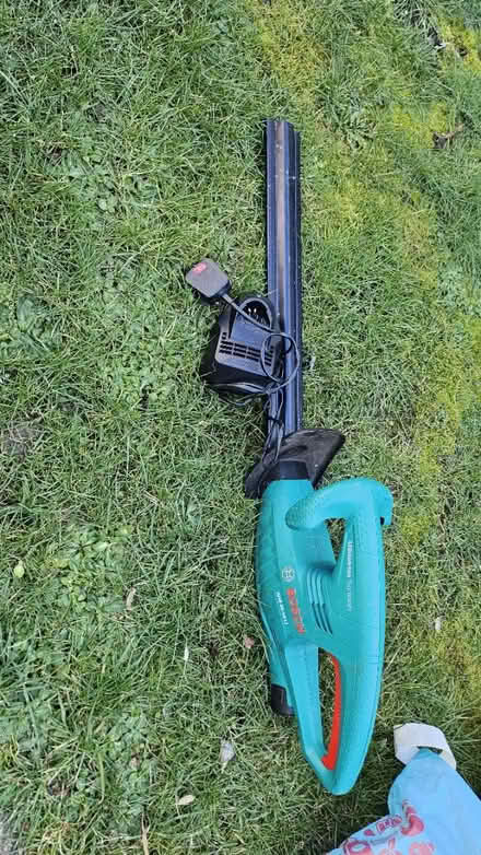 Photo of free Bosh headge trimmer (Corstophine EH4) #1