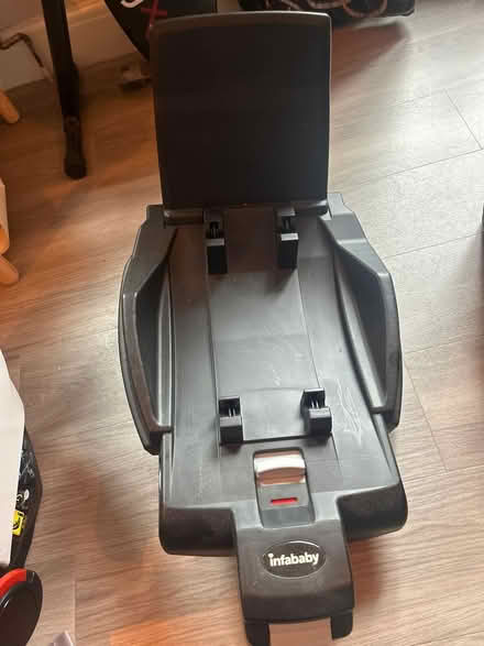 Photo of free Baby seat and isofix base (Walderslade woods, ME5) #2
