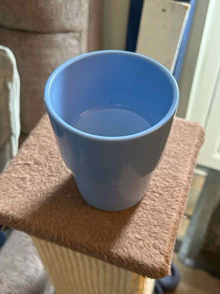 Photo of free Ceramic plant pot (Jennetts park RG12) #2