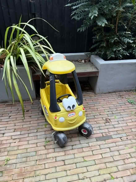 Photo of free Little Tikes toy car (SE5) #1