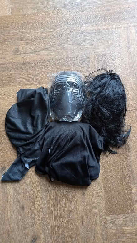 Photo of free Kylo Ren Star Wars costume (age 13-14) (Downley HP13) #1