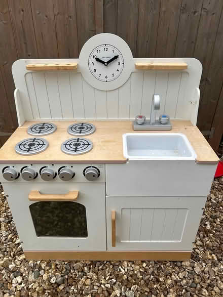 Photo of free Children’s toy kitchen (Burford OX7) #1