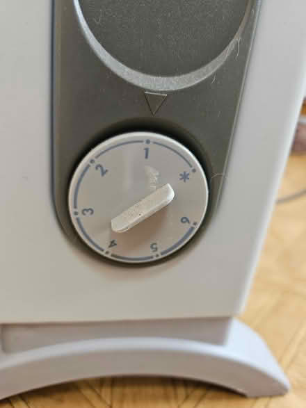 Photo of free Delonghi Heater (Ibstock LE67) #2
