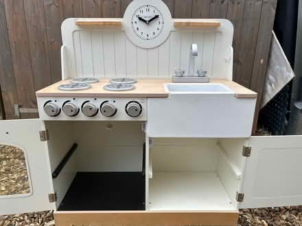 Photo of free Children’s toy kitchen (Burford OX7) #3