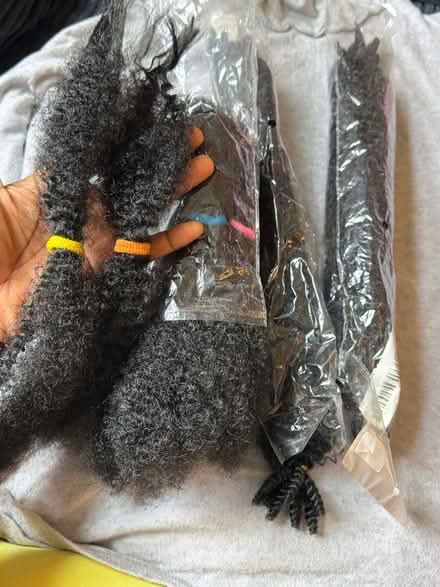 Photo of free Set of Afro Kinky extension (Levenshulme M19) #3