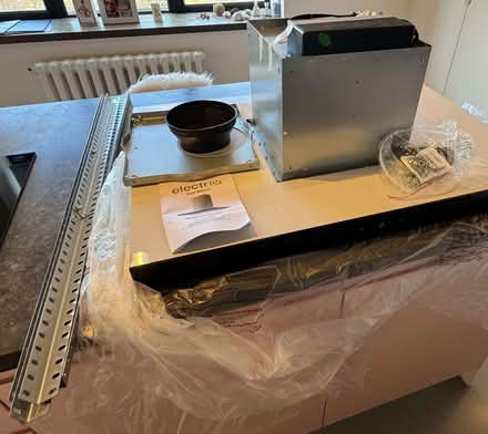 Photo of free Island Cooker Hood- missing chimney pieces (Clerkenwell EC1N) #1
