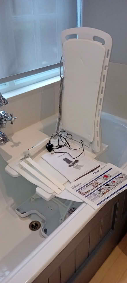 Photo of free Bath Lift (Oaklands nr Welwyn AL6) #1