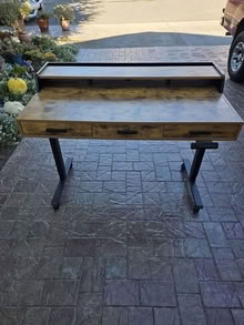 Photo of free desk/workstation #1