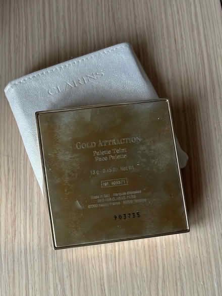 Photo of free Clarins Gold Attraction Face Palette (Barkham RG41) #2