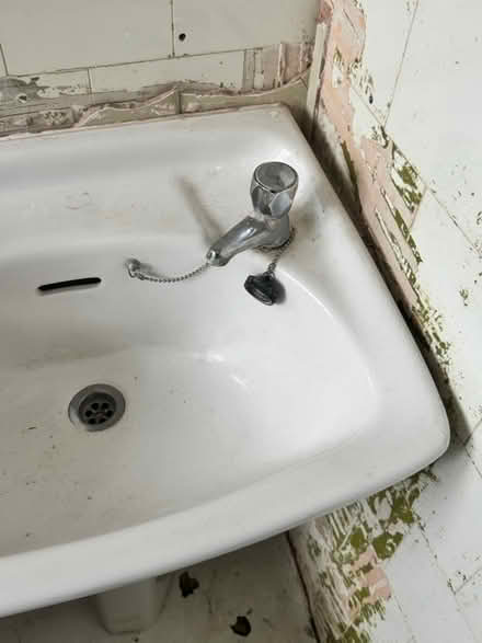 Photo of free Bathroom Sink (Well Street, E9) #2
