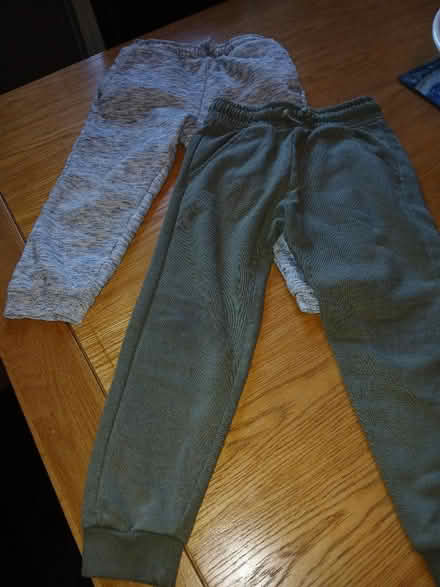 Photo of free Child's joggers (Parkhead EH11) #1