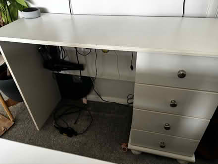 Photo of free Dressing table (Bn147bp) #3