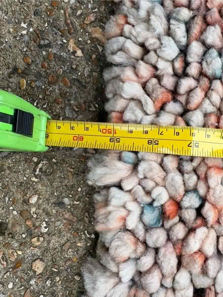 Photo of free Thick rug 3ft x 5ft (900mm x 1500mm) (Seaford BN25) #4