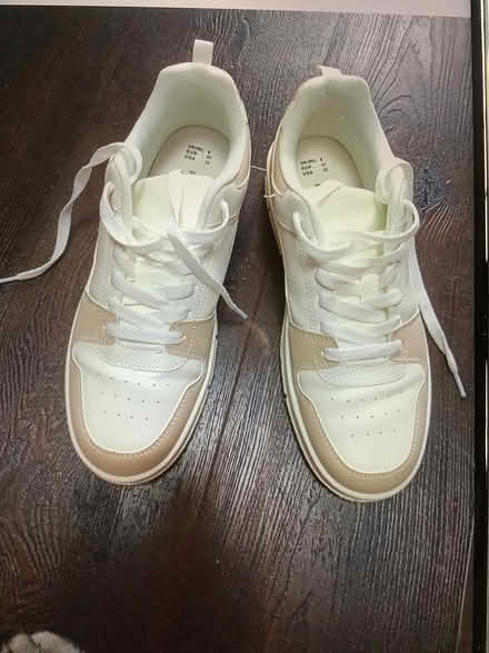 Photo of free Women’s trainers 8 (Thornton heath) #1