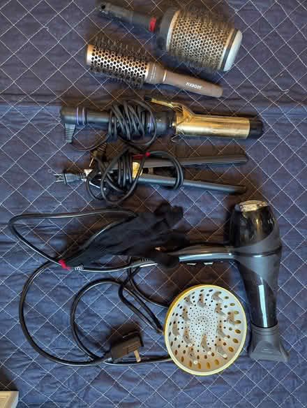 Photo of free Hair tools and brushes (Hill East) #1