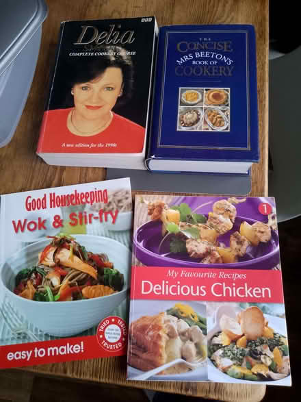 Photo of free cook books and storage boxes (Longley S5) #3