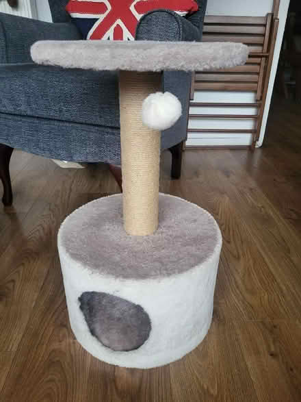 Photo of free Cat scratching post. (Saint Luke's EC1V) #1