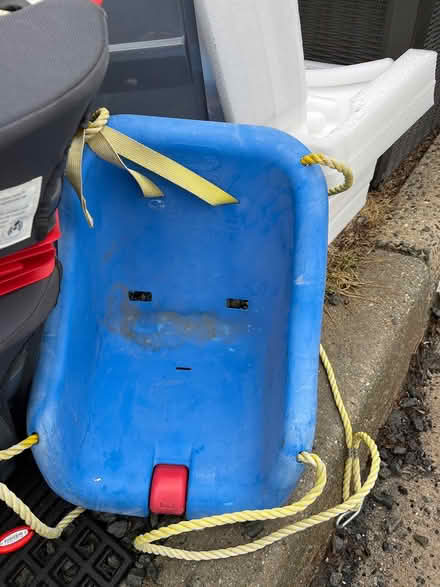 Photo of free Little tykes hanging swing (Oradell) #1