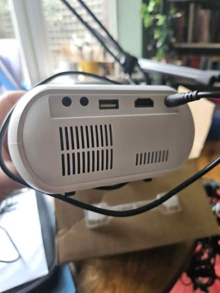 Photo of free Small projector (hop SE23) #3