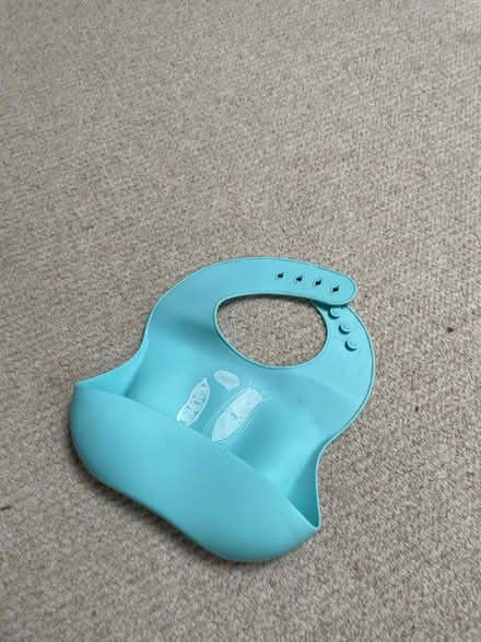 Photo of free Silicon bib (Storridge) #1