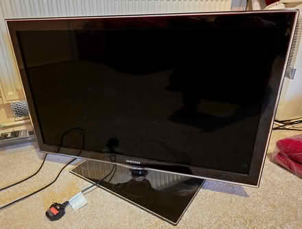 Photo of free Samsung 32" TV FHD (Stroud) #1