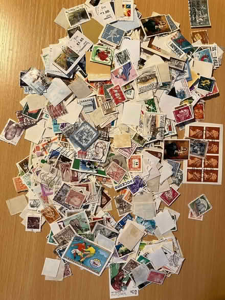 Photo of free Over 1,000 postage stamps (Twyford RG10) #1