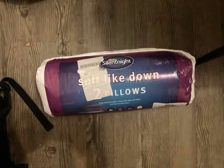 Photo of free 2 Pillows (Canada Water SE16) #1