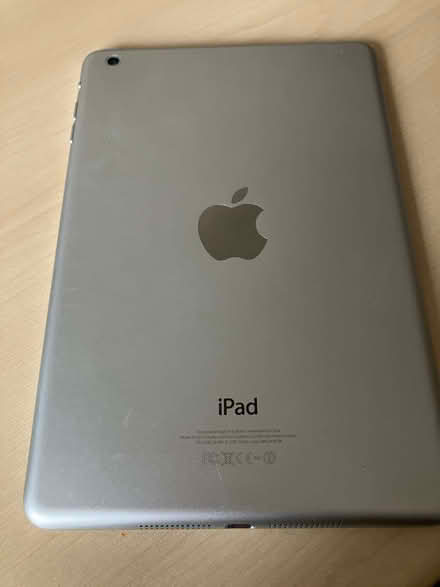 Photo of free ipad mini model MD531B/A - old but working (Pant SY10) #1