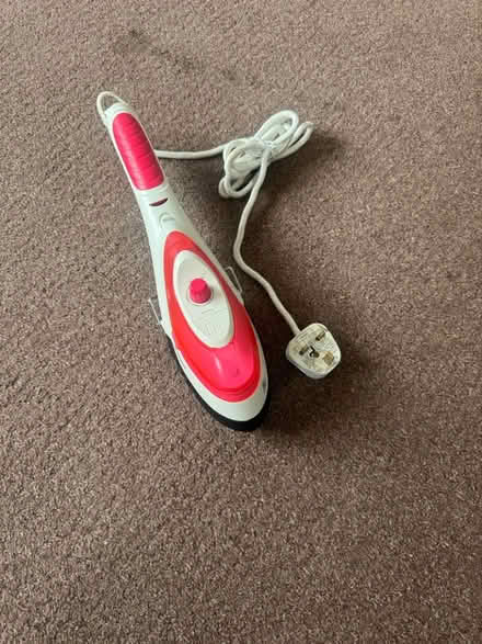 Photo of free Mini iron and steamer (E5) #1
