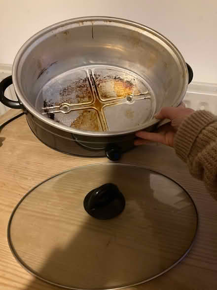 Photo of free Slow cooker Crock-Pot **without ceramic dish** (Burncross S35) #2