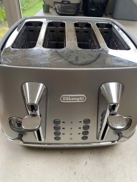 Photo of free DeLonghi toaster (TW11 Fulwell) #1