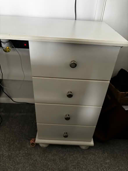 Photo of free Dressing table (Bn147bp) #2