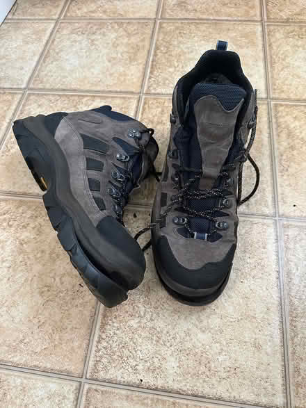 Photo of free Men’s boots-need fixing (West Medford) #2