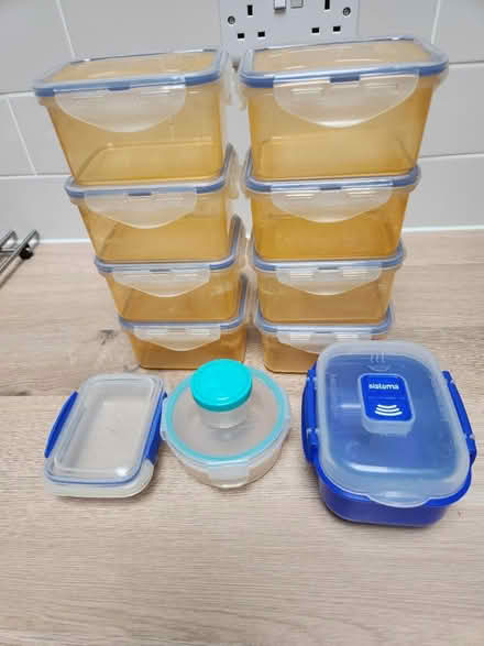 Photo of free Plastic storage tubs (Dunstable LU6) #1