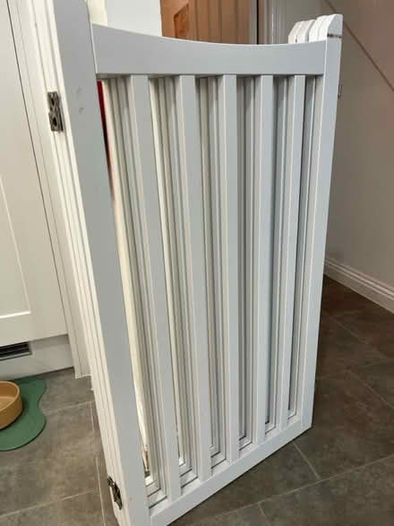 Photo of free Free standing dog gate (Hemel Hempstead) #3