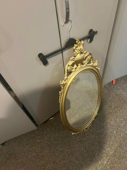 Photo of free Small mirror (Sparcells SN5) #1