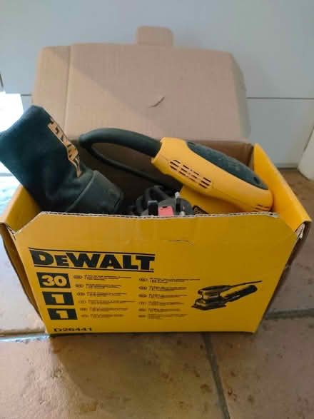 Photo of free DeWalt sander (Wallingford OX10) #2