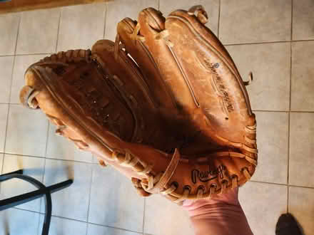 Photo of free Fielder's glove (Rockville) #2