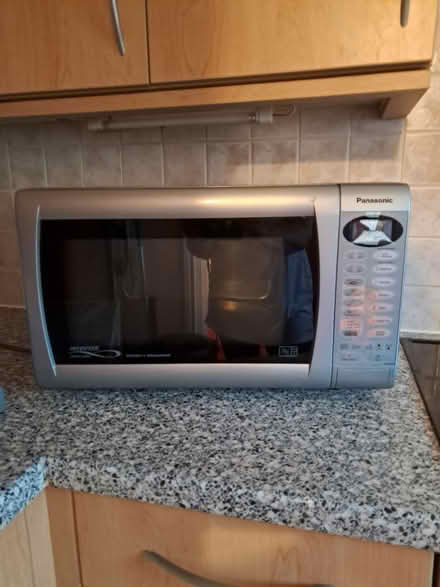 Photo of free 900 watt microwave (Offerton SK2 5LJ) #1