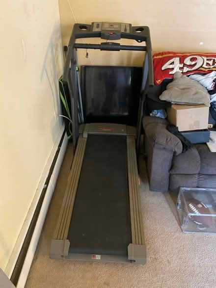 Photo of free Tredmill no issues, works fine (Upper Darby/ Lansdowne) #2