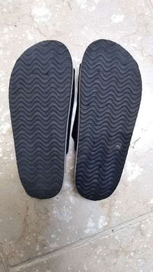 Photo of free Footbed sandals - indoor slippers (Risinghurst OX3) #2