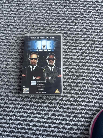 Photo of free Men in Black video (Comberton DY10) #1