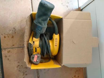 Photo of free DeWalt sander (Wallingford OX10) #1