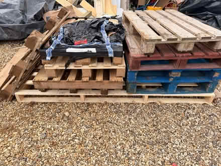 Photo of free Pallets (Kingston Bagpuize OX13) #1