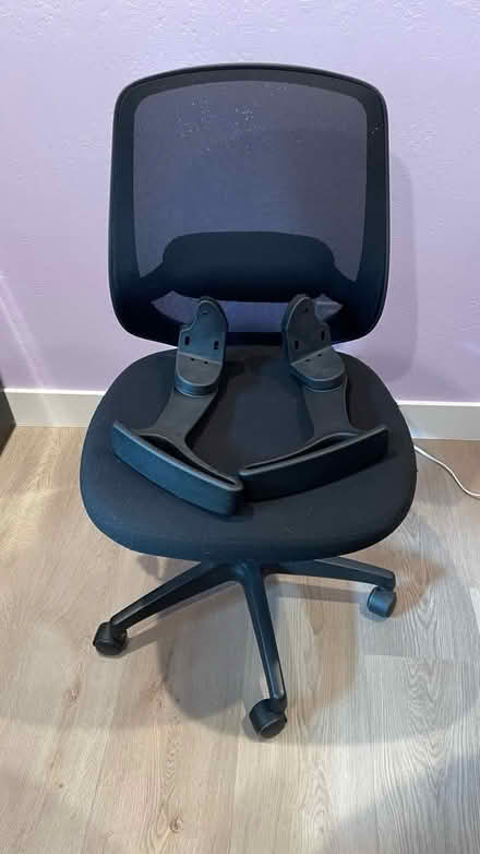 Photo of free Desk chair (Fremont & 85) #1