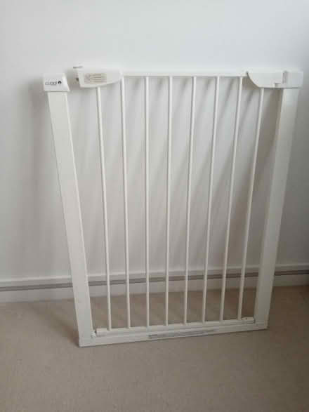 Photo of free 1x stairgate (Welland WR13) #1
