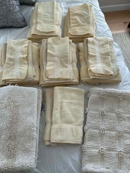 Photo of free Lot of bathroom towels/rugs (Oakville) #1